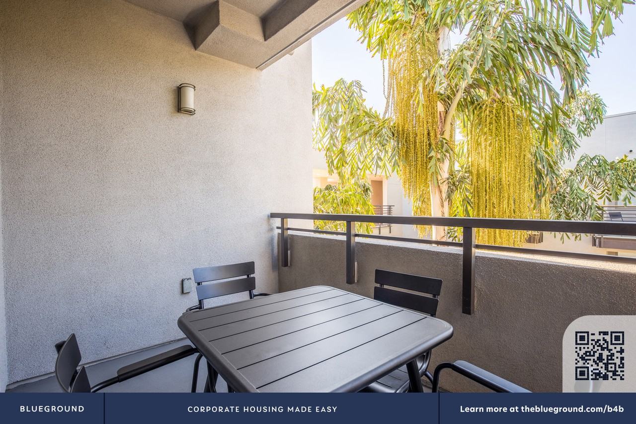 1724 North Highland Avenue - Photo 5 of 50