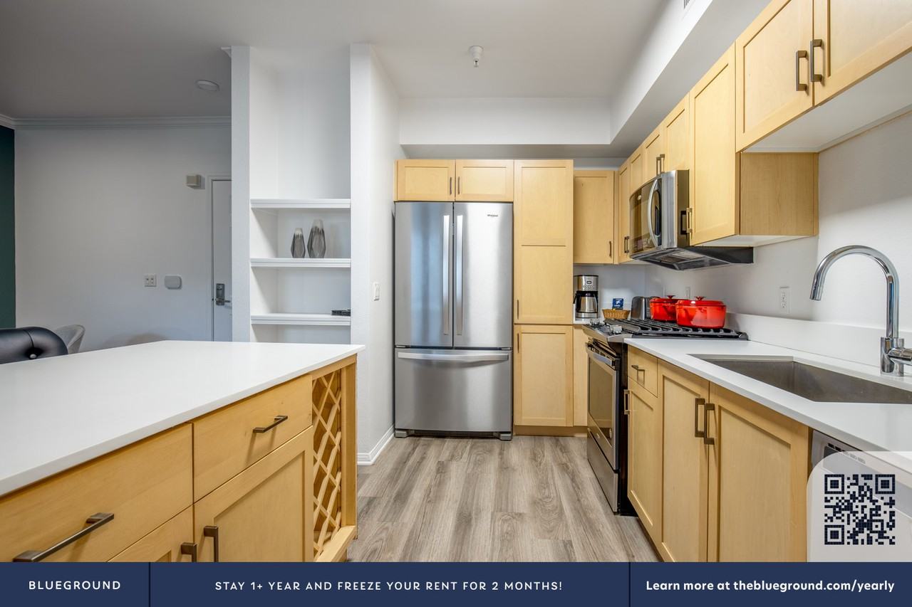 1724 North Highland Avenue - Photo 7 of 50