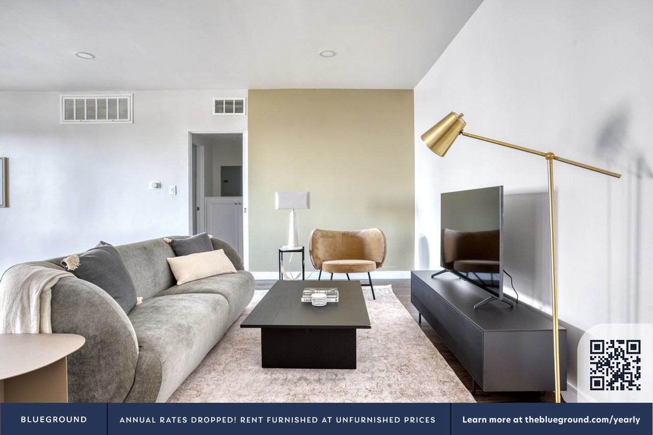 1865 N Fuller Ave #867 - Photo 4 of 36