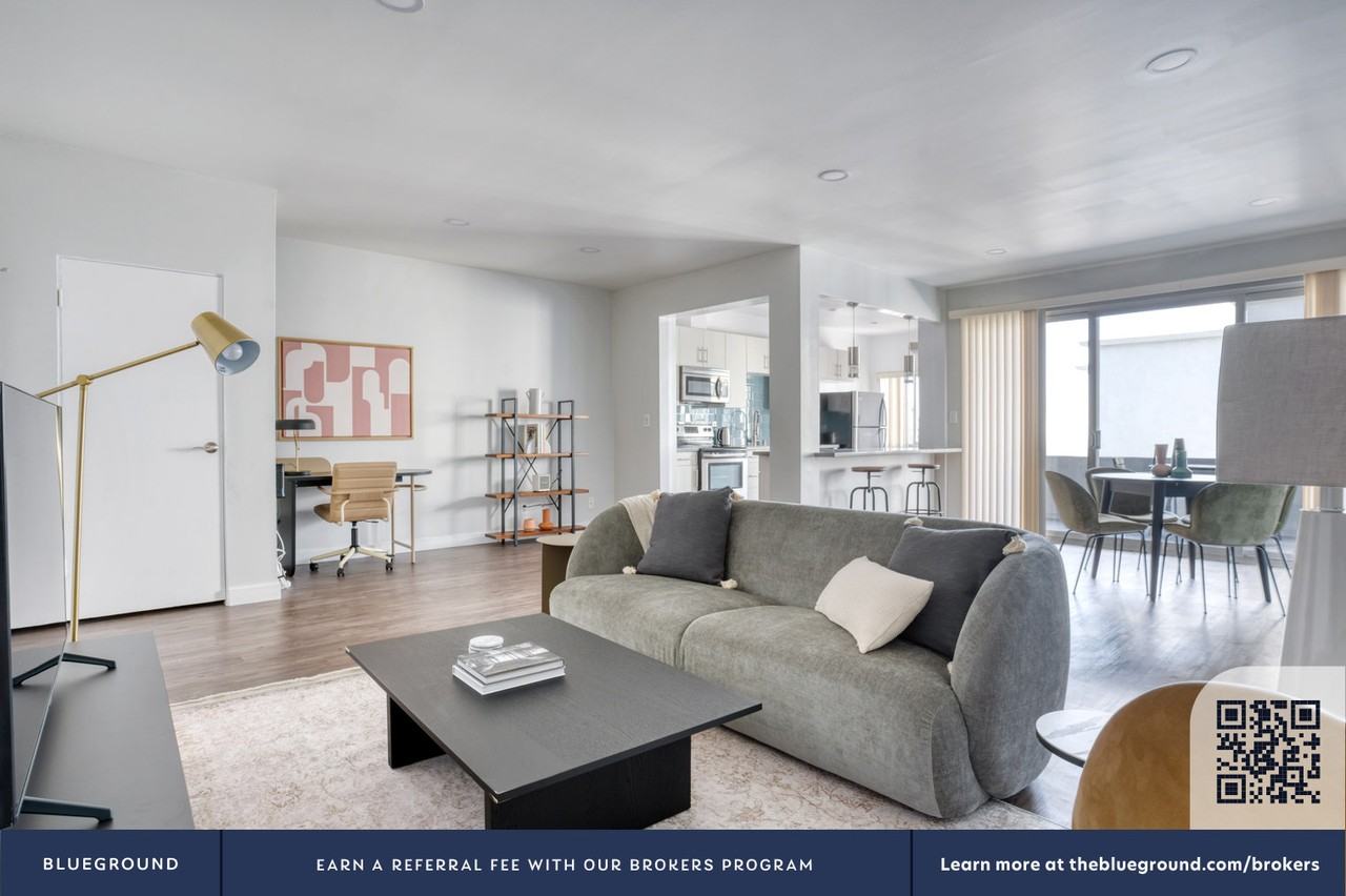 1865 N Fuller Ave #867 - Photo 5 of 36