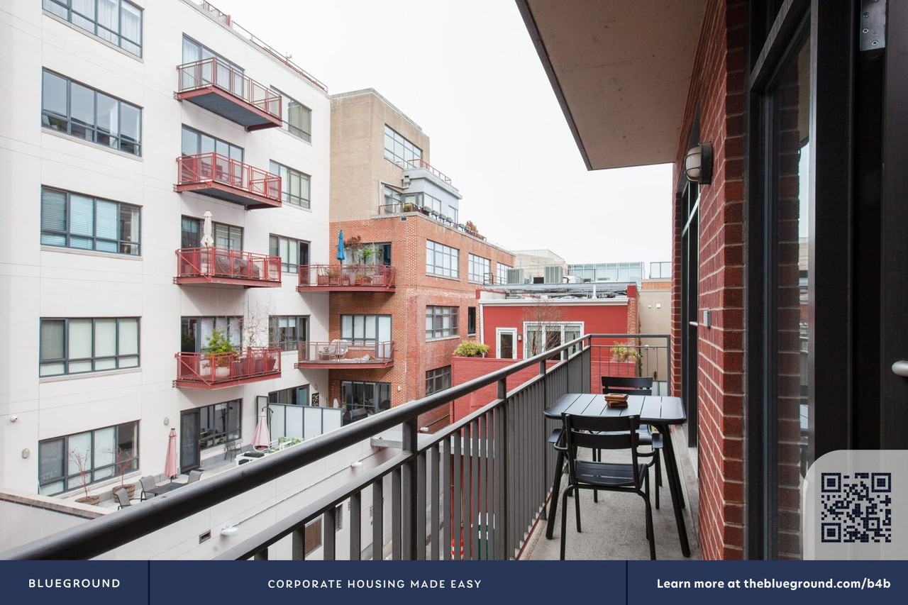 1425 P Street Northwest - Photo 5 of 32