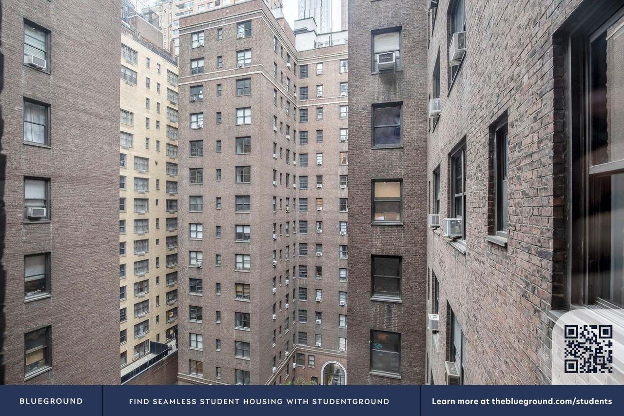 160 East 48th Street - Photo 7 of 35