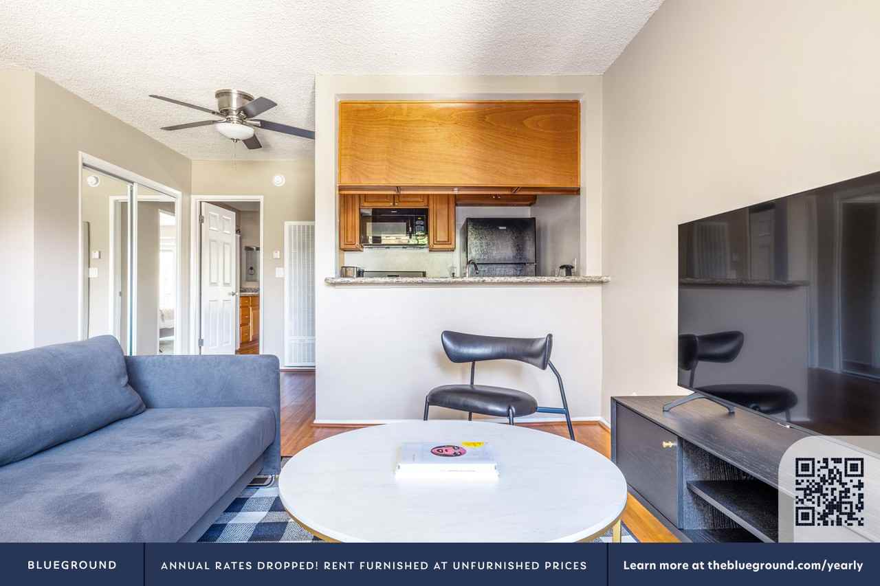 14355 Huston Street - Photo 4 of 48