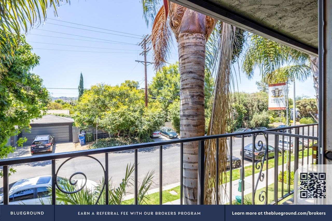 14355 Huston Street - Photo 5 of 48