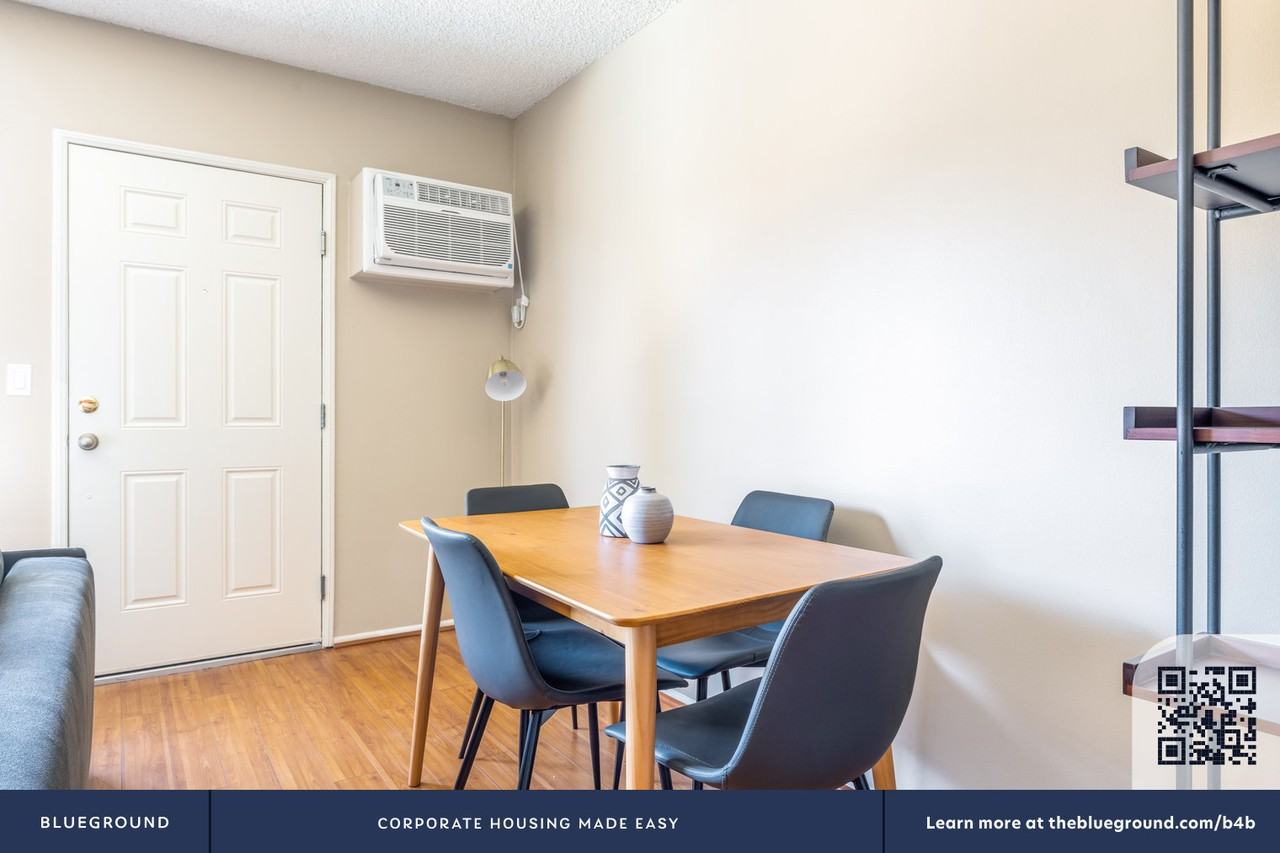 14355 Huston Street - Photo 6 of 48