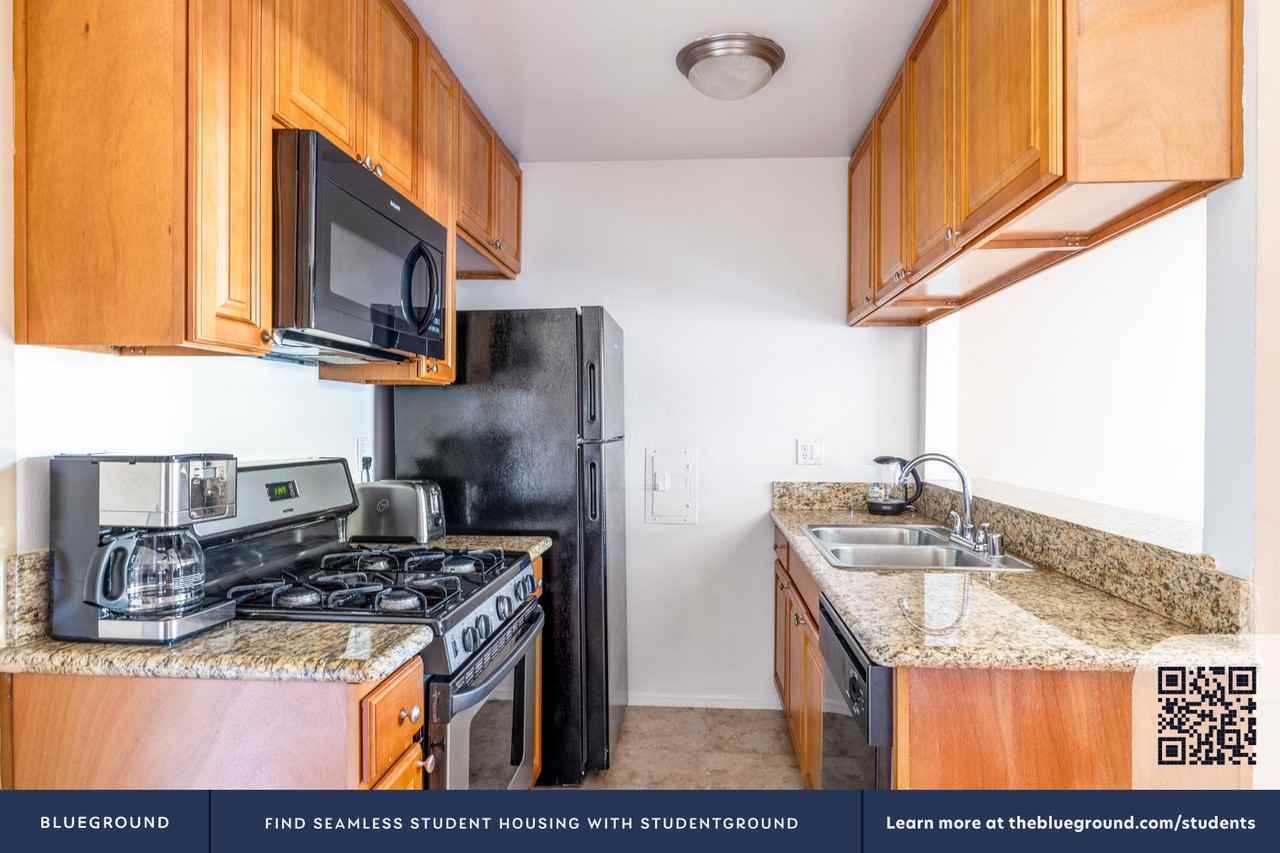 14355 Huston Street - Photo 7 of 48