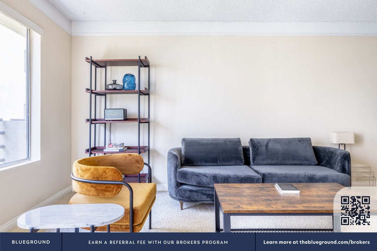 4920 Van Nuys Boulevard - Photo 5 of 39