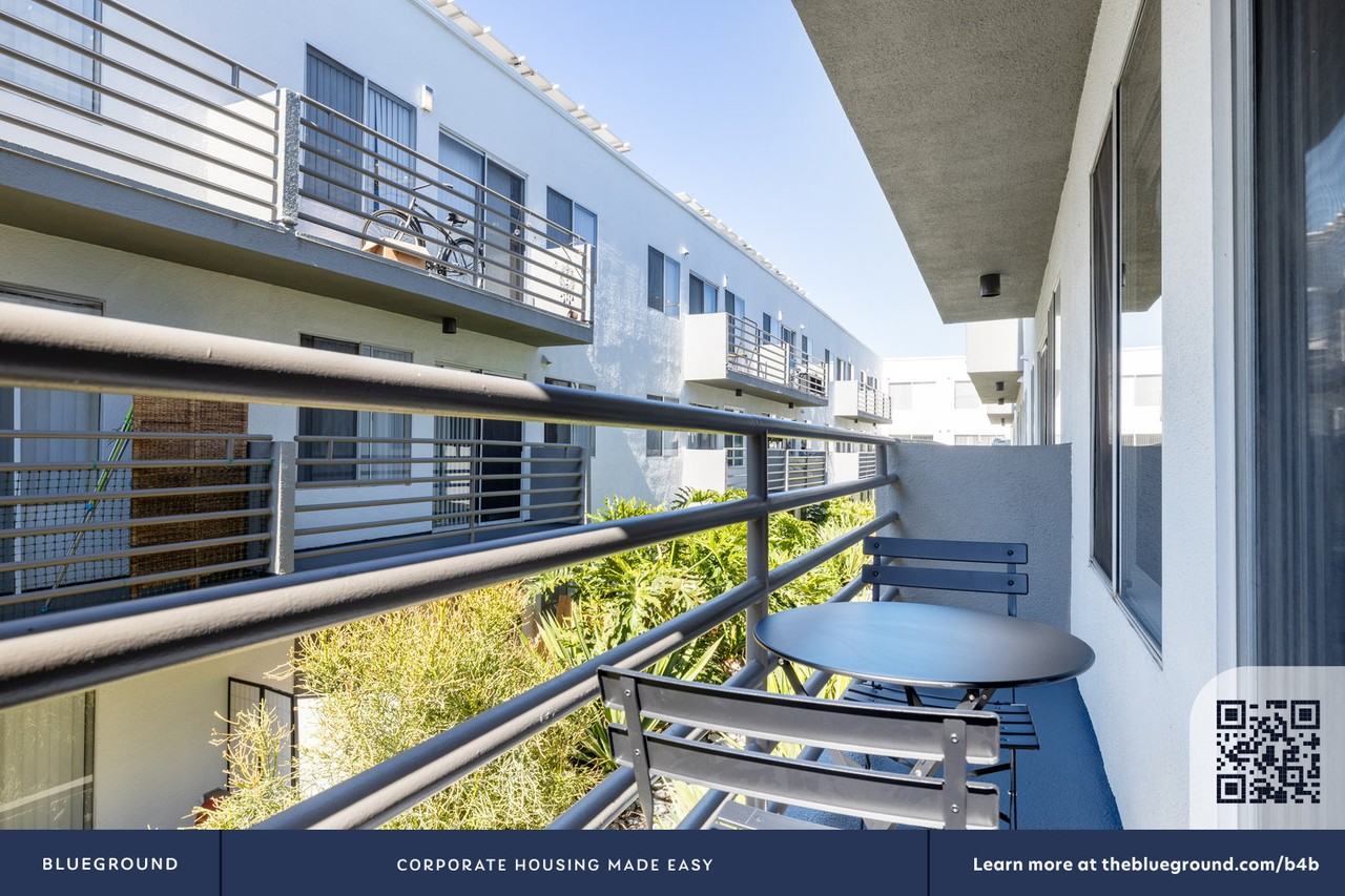 4920 Van Nuys Boulevard - Photo 6 of 39