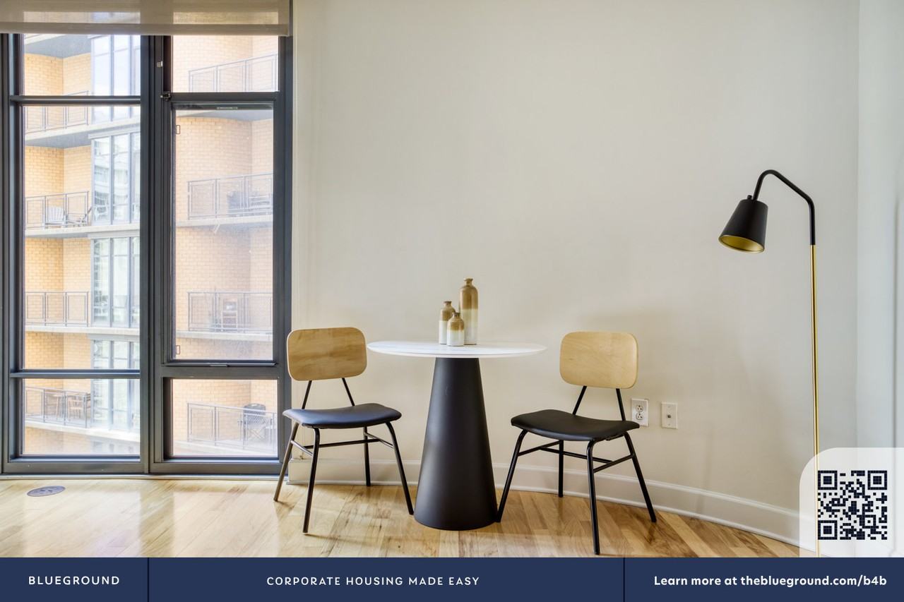 425 Massachusetts Avenue Northwest - Photo 5 of 38