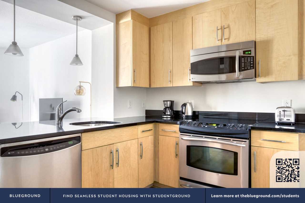 425 Massachusetts Avenue Northwest - Photo 6 of 38