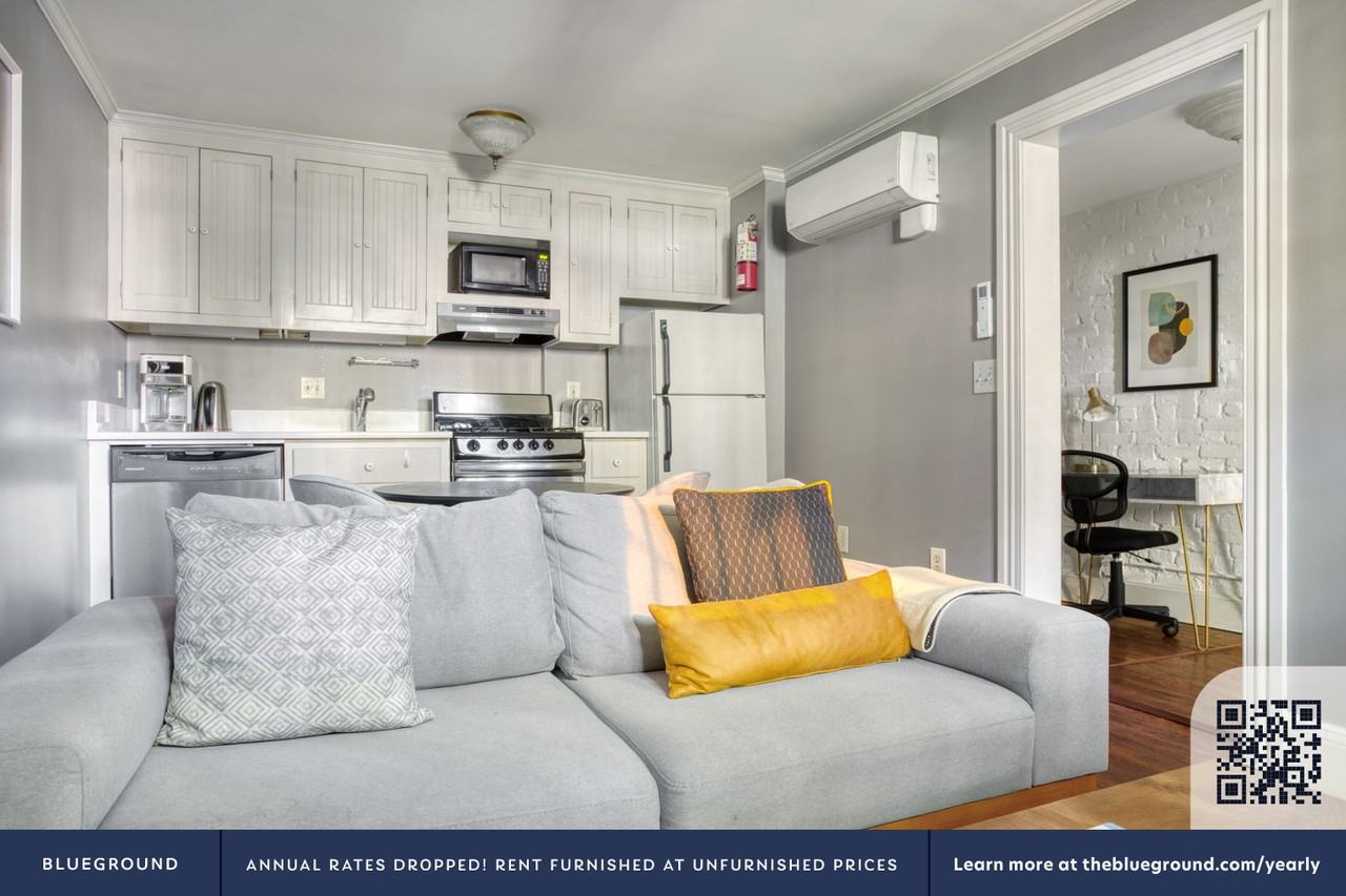 1503 Vermont Avenue Northwest - Photo 4 of 33