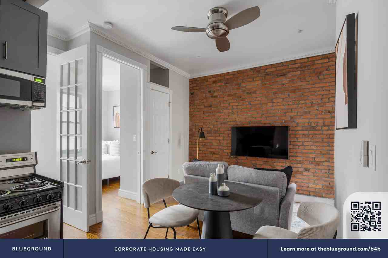 330 East 35th Street #1053 - Photo 5 of 19