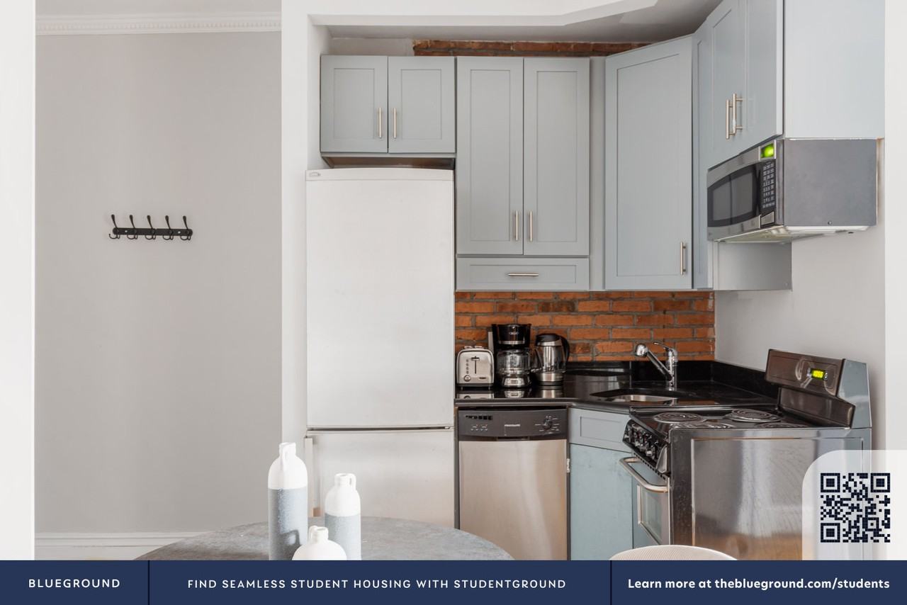 330 East 35th Street #1053 - Photo 6 of 19