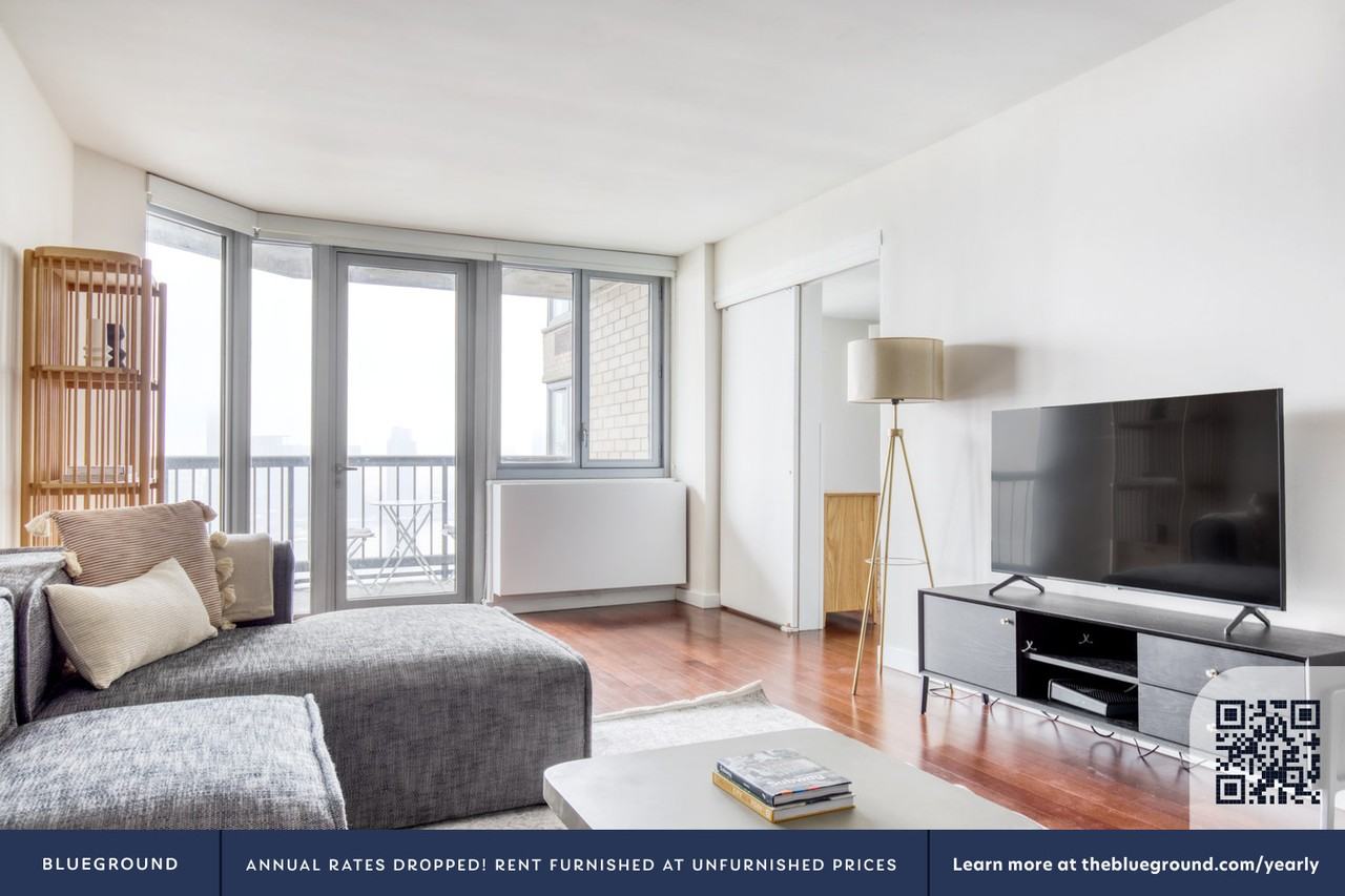 401 East 34th Street - Photo 4 of 50