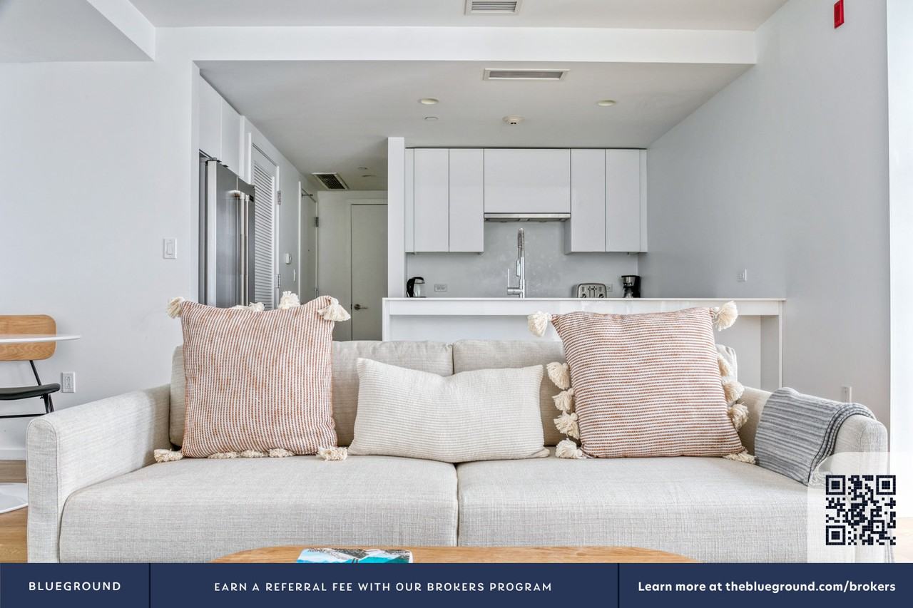 26 W Broadway #580 - Photo 4 of 28