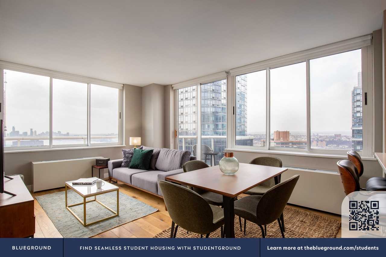 560 West 43rd Street - Photo 6 of 50