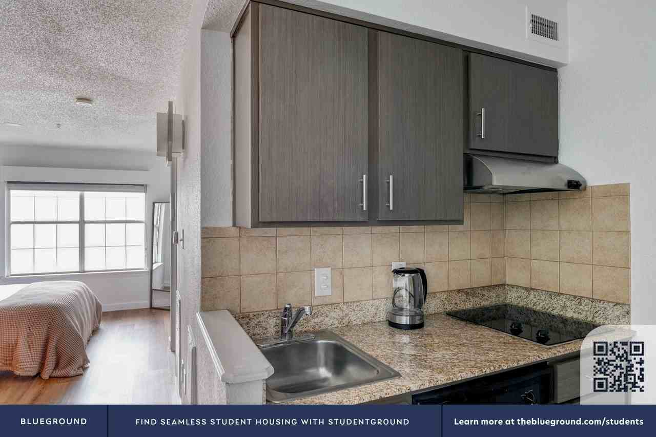 10001 North Capital of Texas Highway - Photo 7 of 23