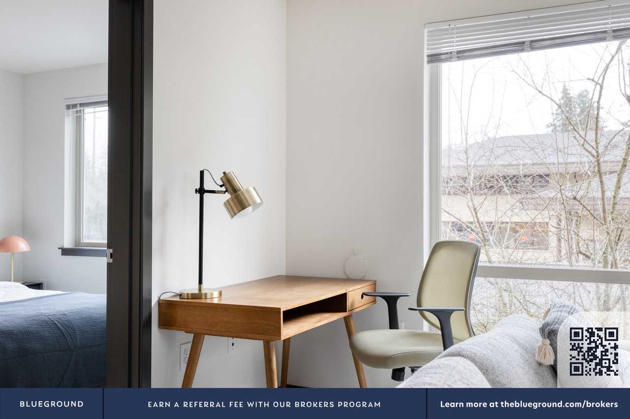 15566 Northeast 22nd Place - Photo 4 of 35