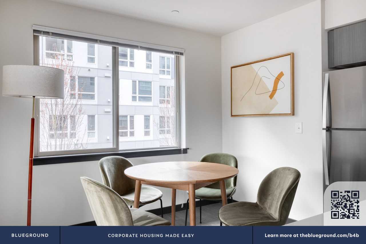 15566 Northeast 22nd Place - Photo 5 of 35