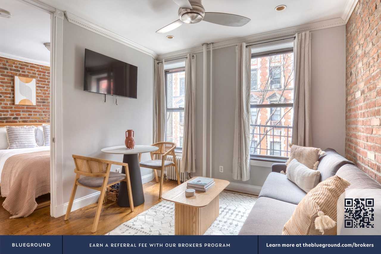 232 Elizabeth Street - Photo 4 of 22