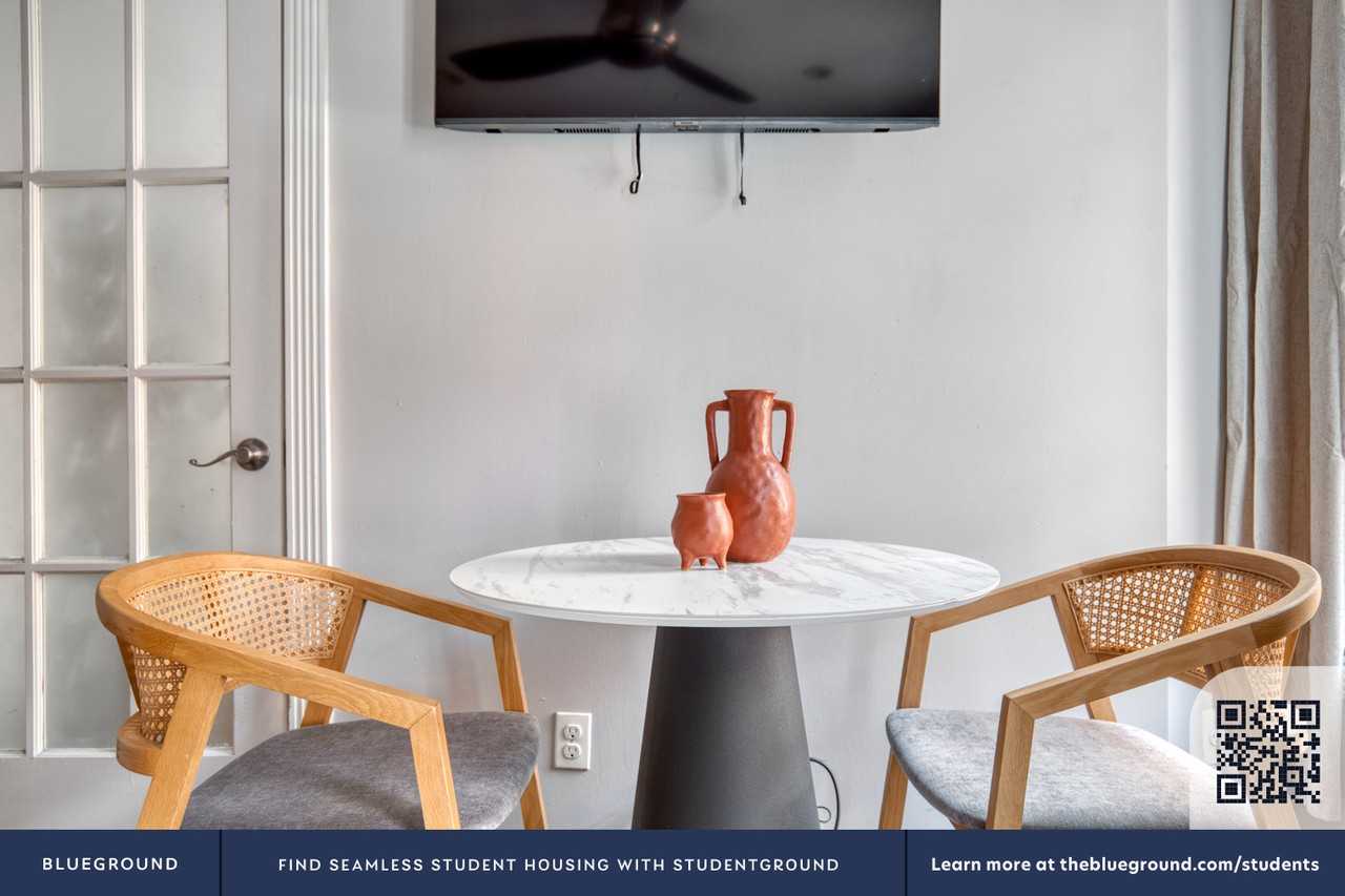 232 Elizabeth Street - Photo 6 of 22