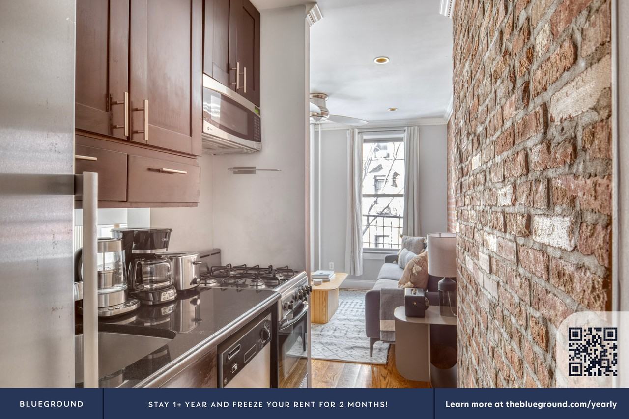 232 Elizabeth Street - Photo 7 of 22