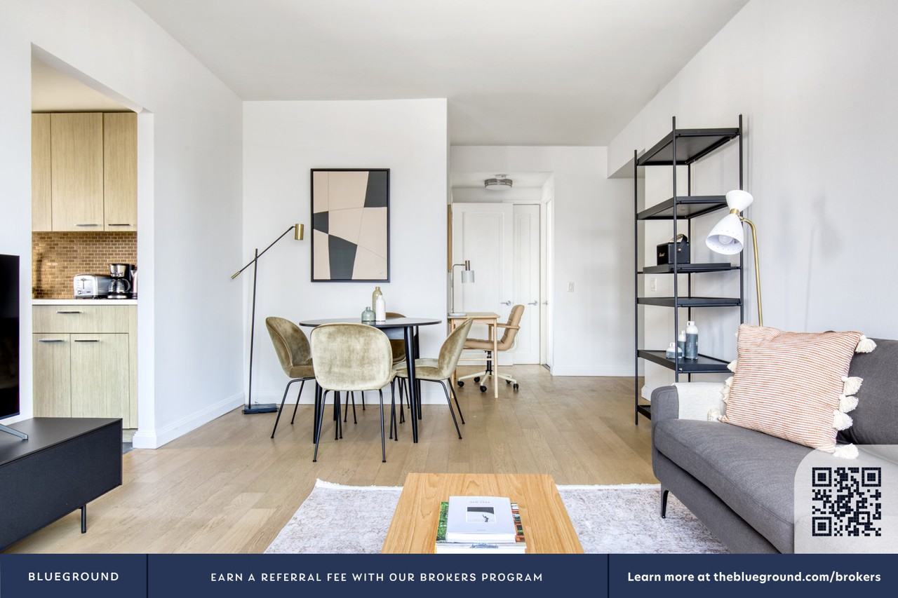 105 Duane Street - Photo 5 of 34