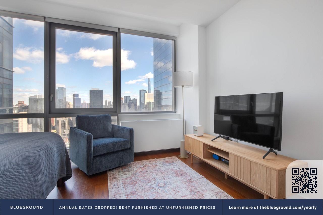 435 West 31st Street - Photo 3 of 38