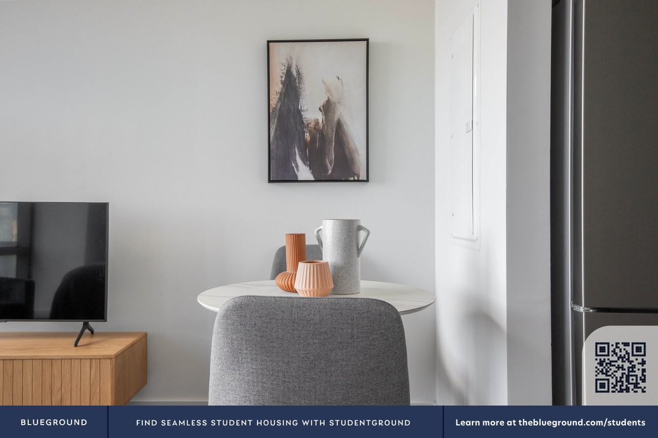 435 West 31st Street - Photo 6 of 38