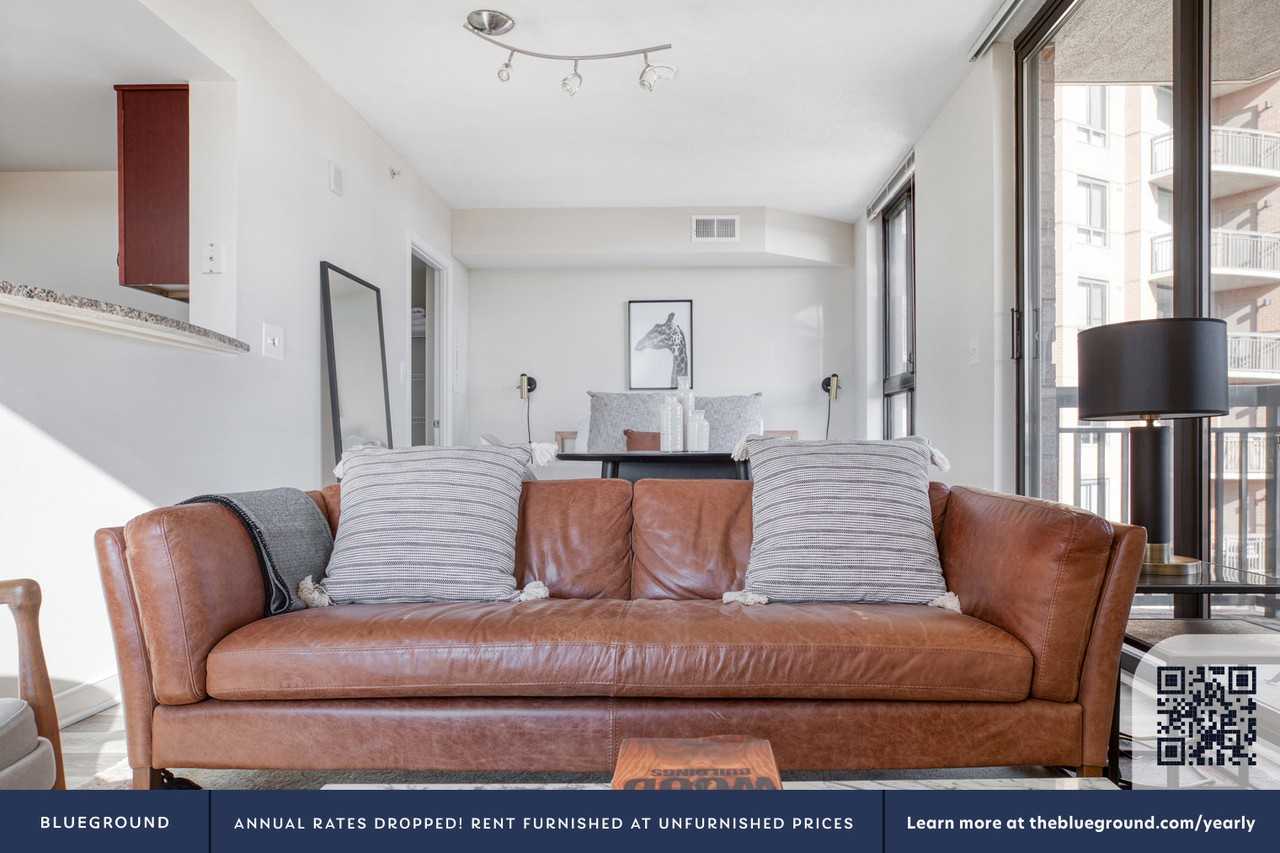 901 15th Street South - Photo 3 of 37