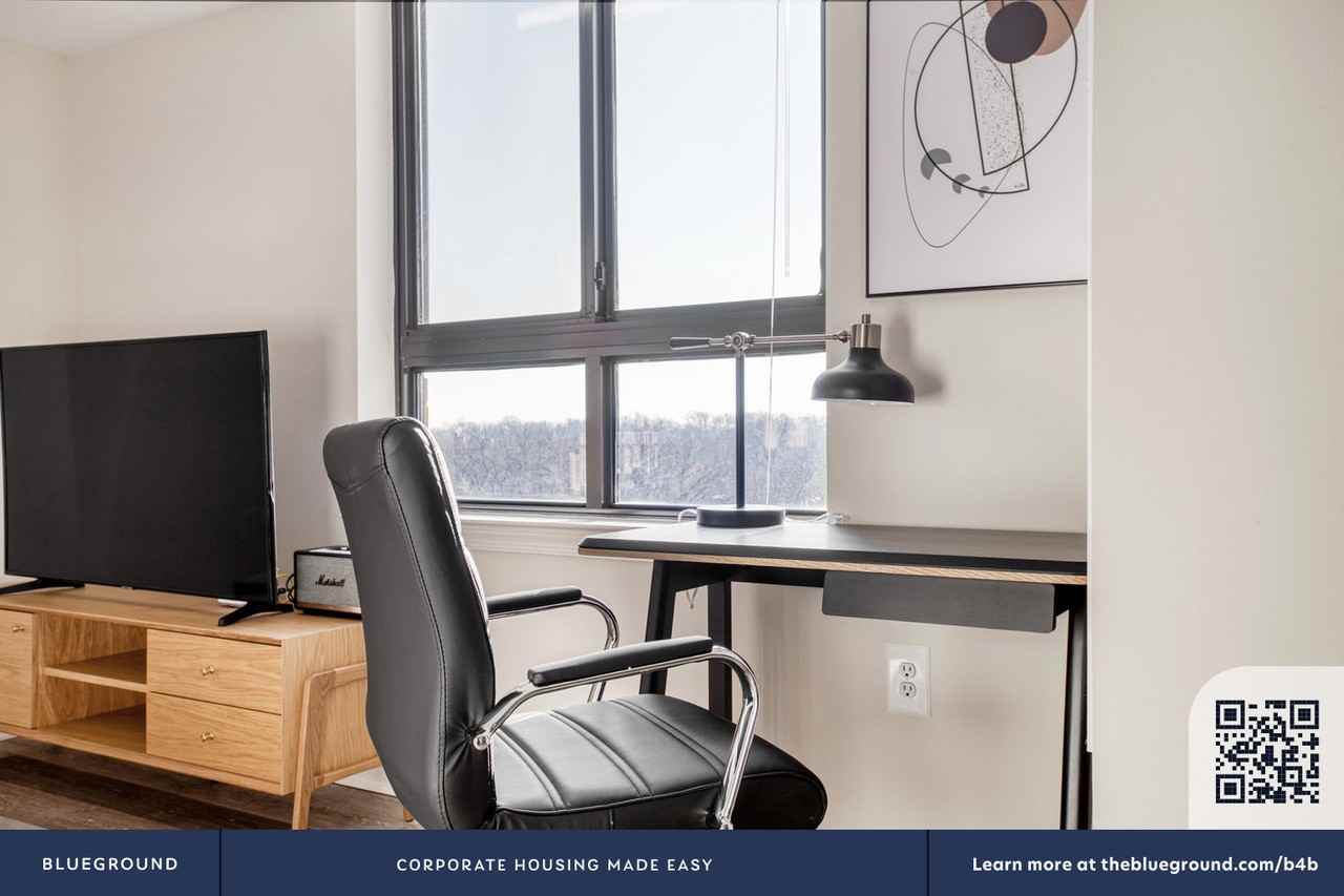 901 15th Street South - Photo 5 of 37