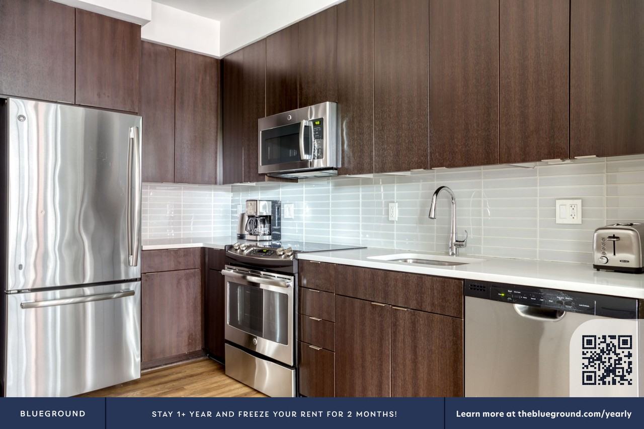 770 Maine Ave Sw #536 - Photo 7 of 31