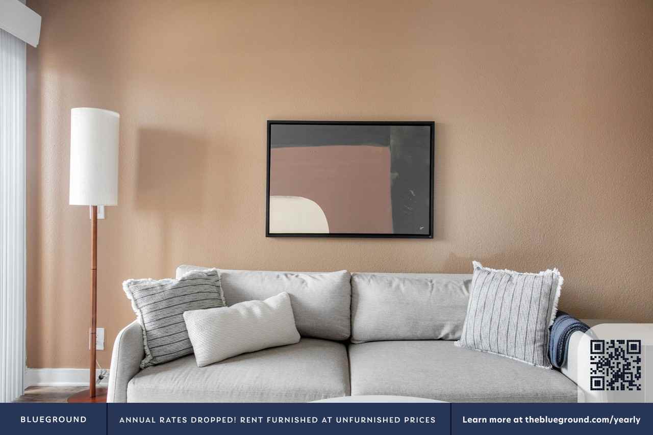 7660 Beverly Boulevard - Photo 4 of 49