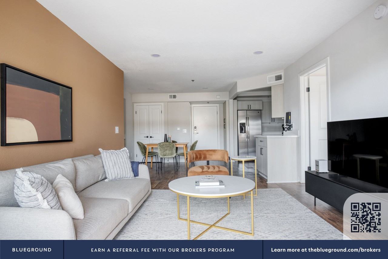 7660 Beverly Boulevard - Photo 5 of 49