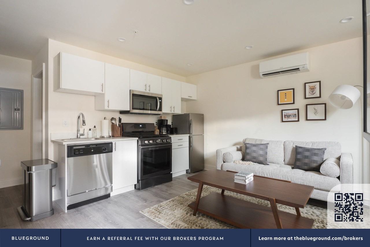 1701 21st Street Northwest - Photo 4 of 19