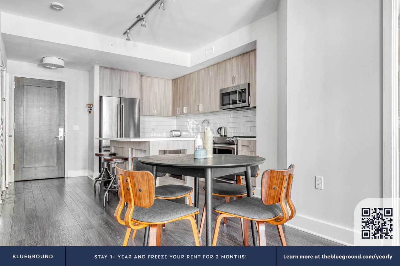 4901 Montgomery Lane - Photo 7 of 41