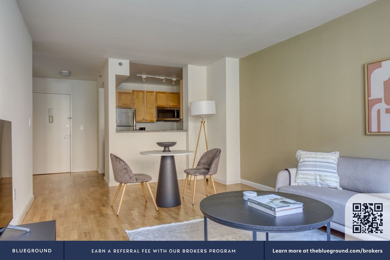 1501 Lexington Avenue - Photo 4 of 25