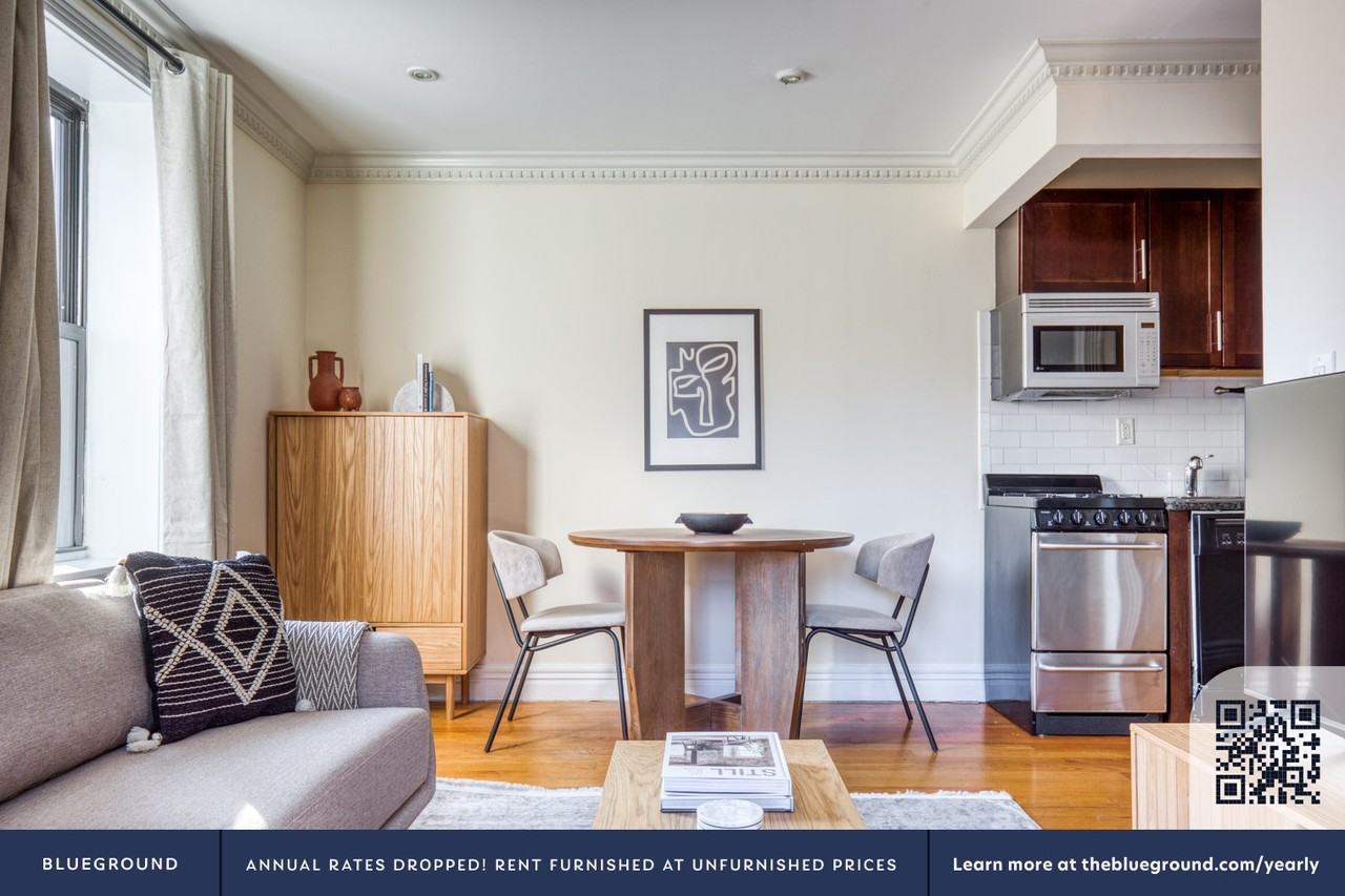 535 Hudson Street - Photo 3 of 18