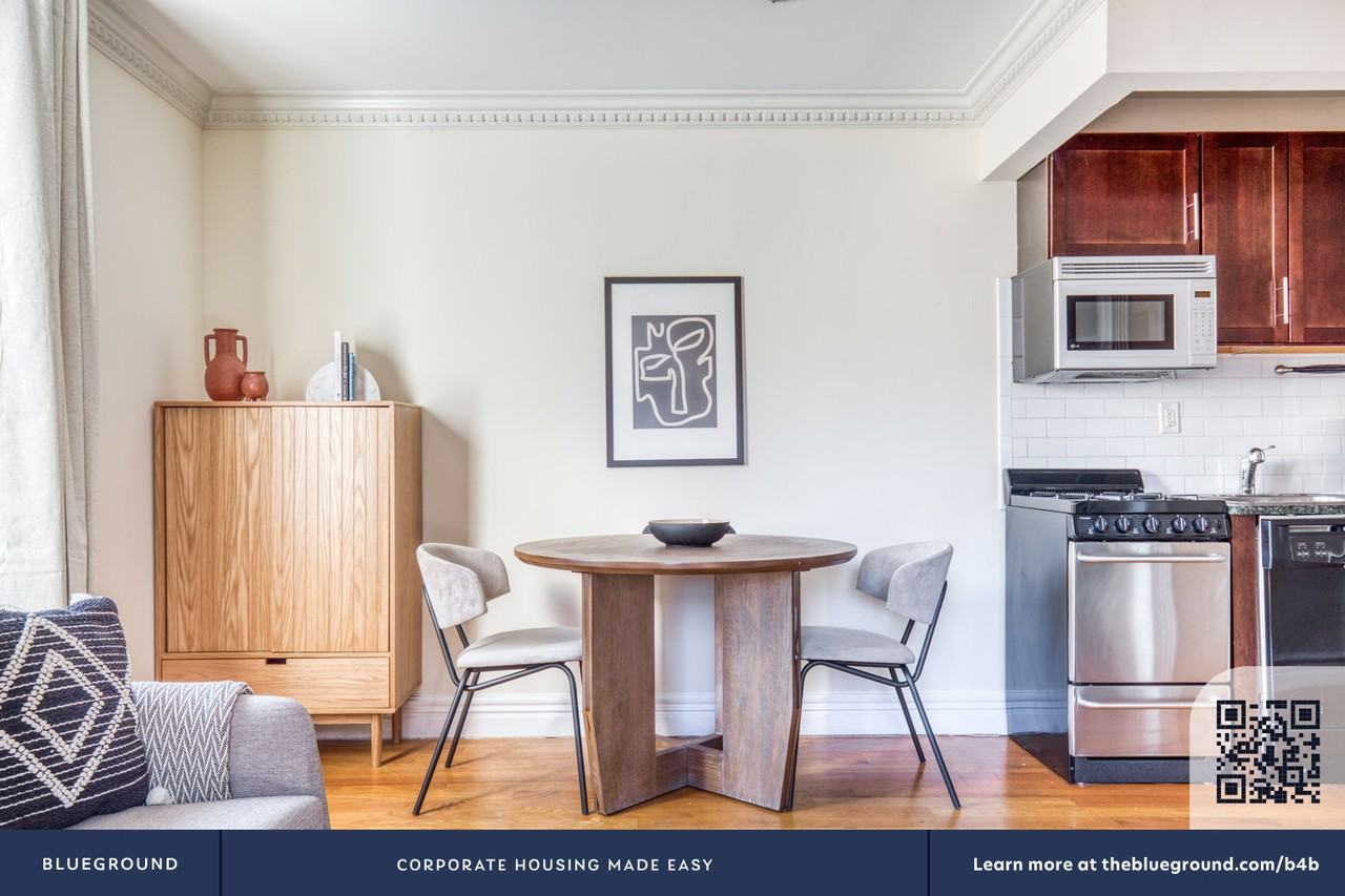 535 Hudson Street - Photo 5 of 18