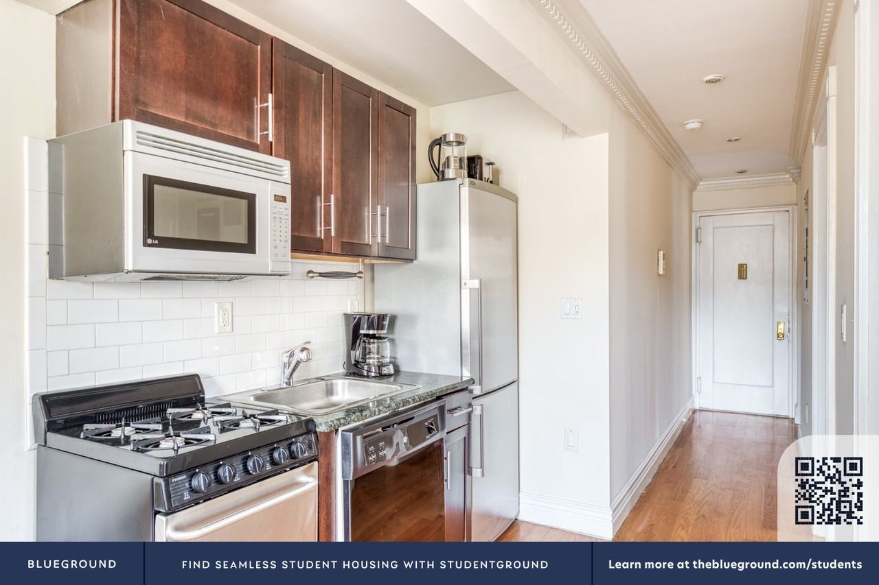 535 Hudson Street - Photo 6 of 18