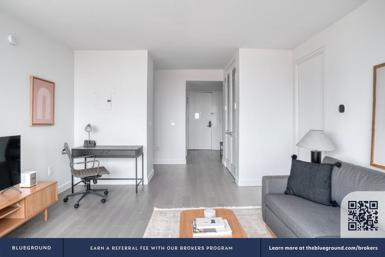 101 West End Avenue - Photo 4 of 50