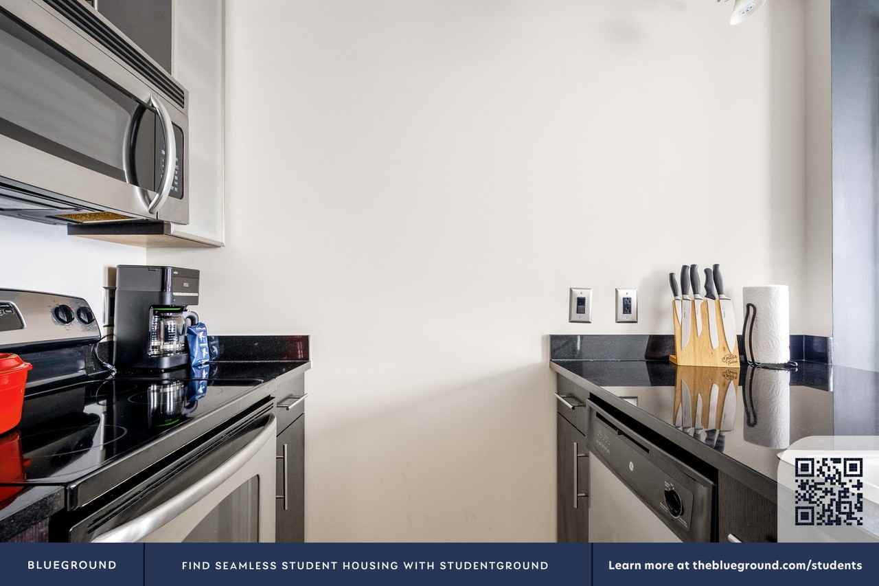 733 15th Street Northwest - Photo 6 of 23