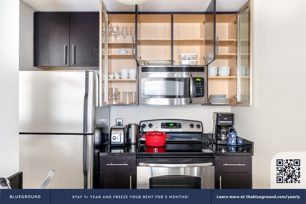 733 15th Street Northwest - Photo 7 of 23