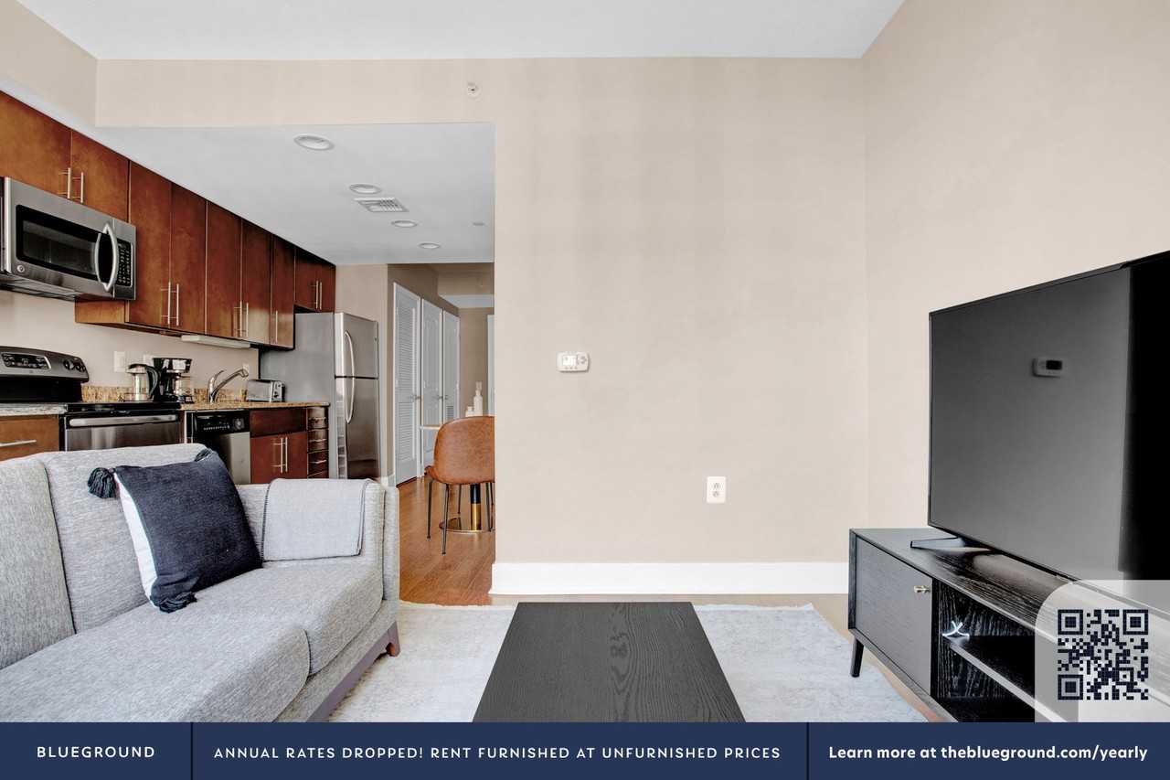 425 L Street Northwest - Photo 4 of 77