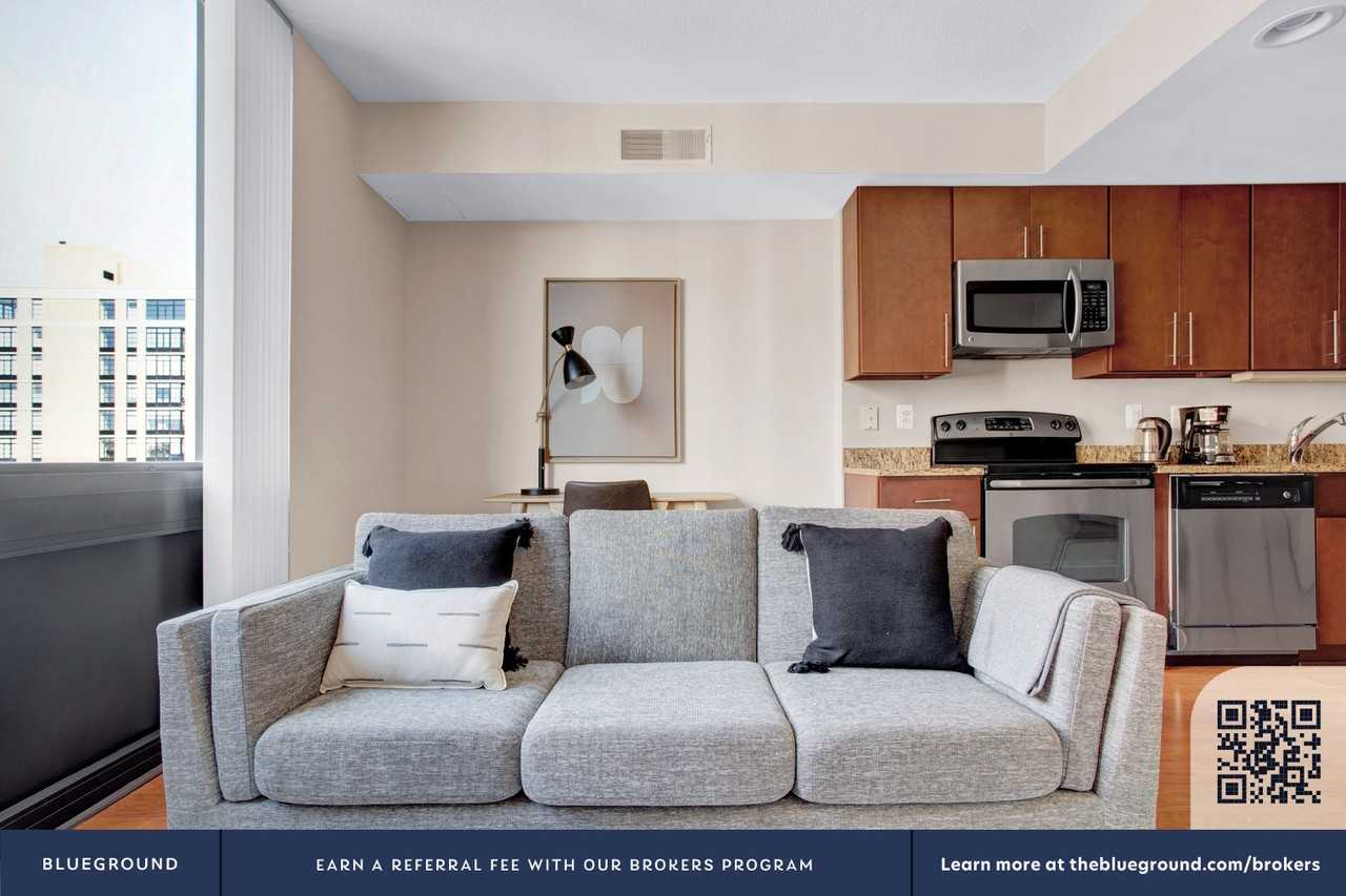 425 L Street Northwest - Photo 5 of 77