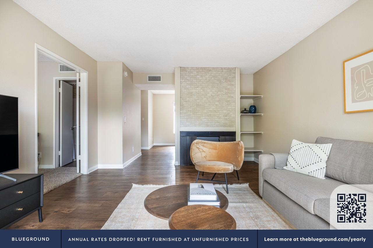 611 North Howard Street - Photo 4 of 45