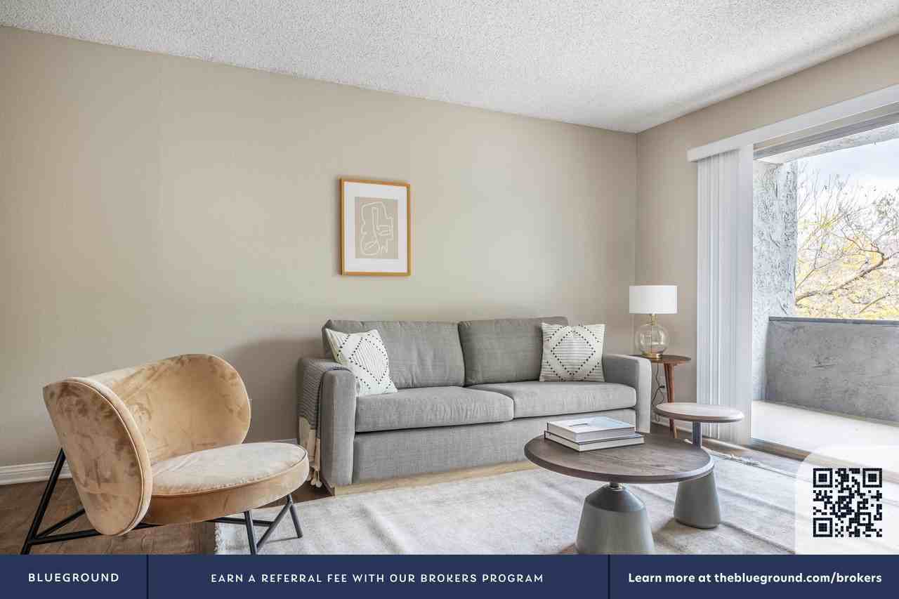 611 North Howard Street - Photo 5 of 45