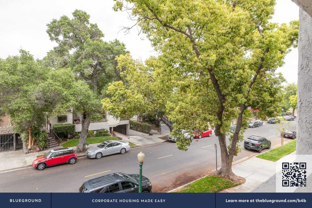 611 North Howard Street - Photo 6 of 45