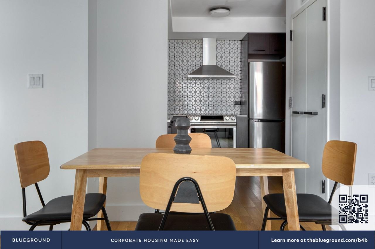 101 East 10th Street - Photo 5 of 23