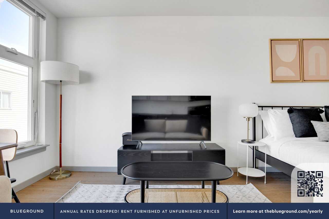 3000 South Alaska Street - Photo 4 of 45